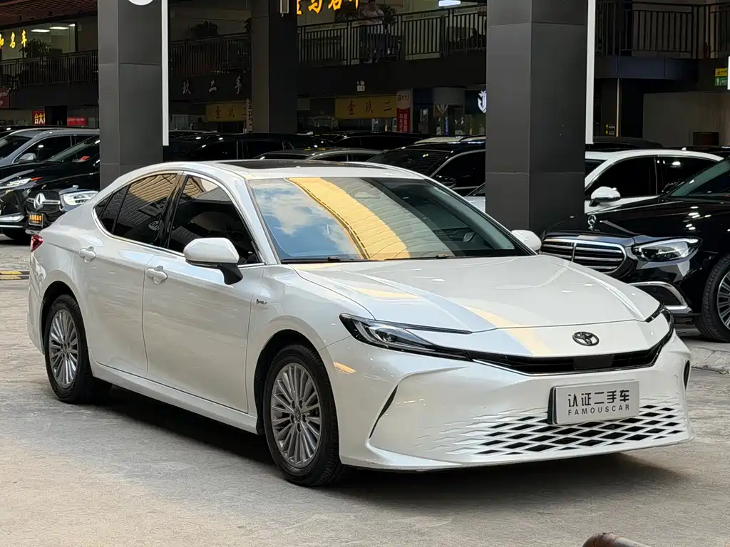 Camry Dual Engine 2.0 HE Elite