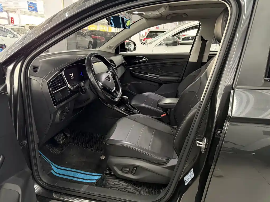 Jetta VS7 Black Sharp 1.4 T Auto Glory Pro