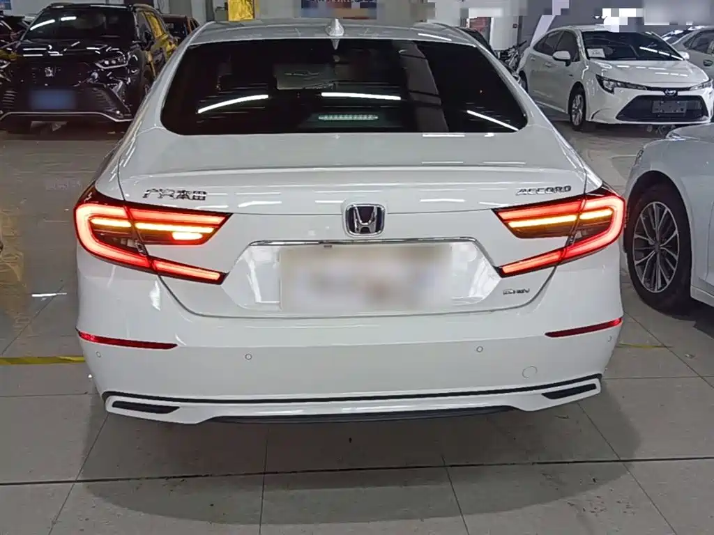 Accord Sharp· Hybrid 2.0 L Sharp Leading