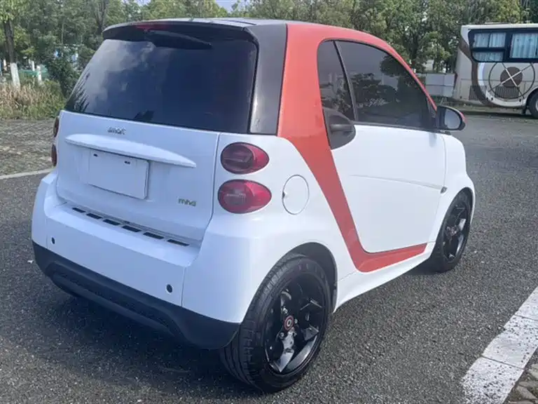 smart fortwo smart fortwo 2015款 1.0 MHD 炫闪特别版