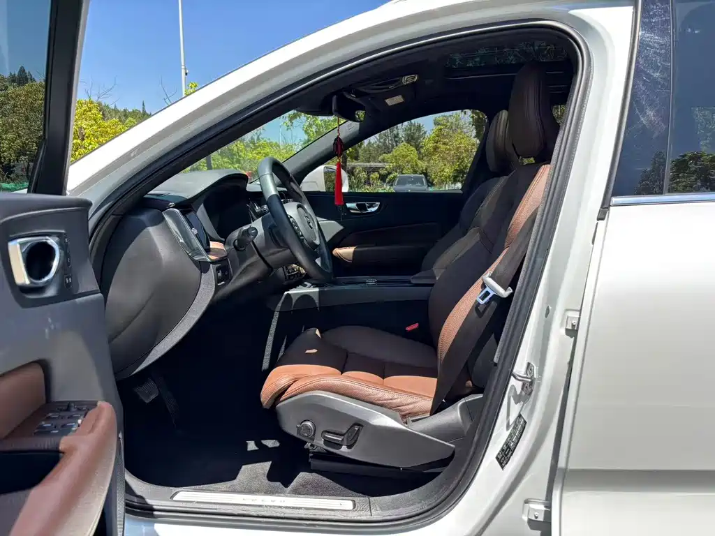 Volvo XC60 T5 4 WD Smart Vision Luxury