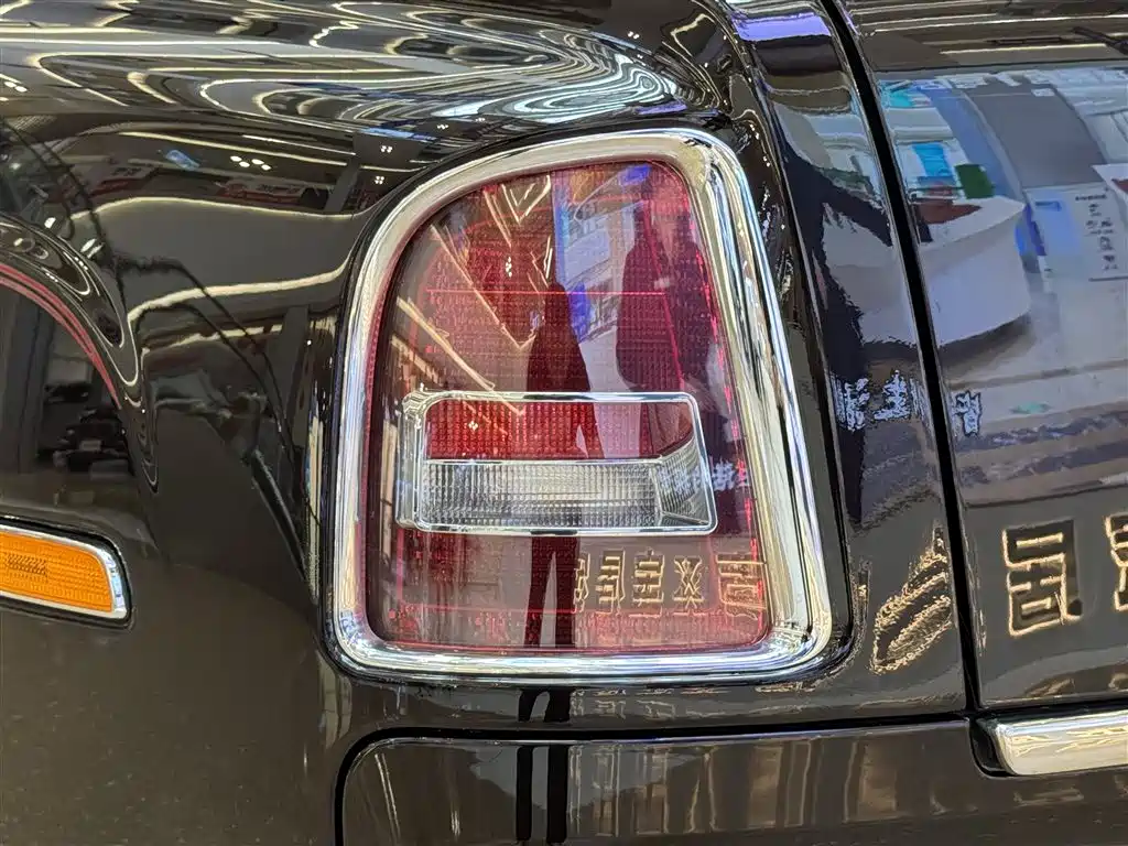Phantom 6.7 L Extended EWB