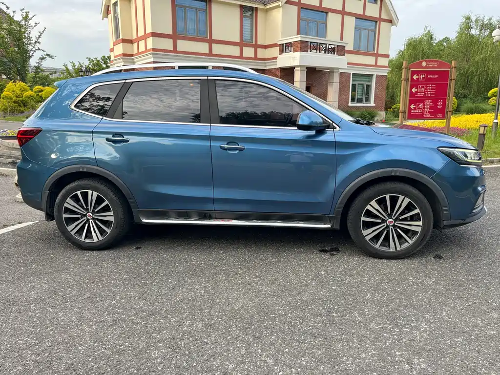Roewe RX5 20 T 2 WD Auto 4 G Connected Platinum