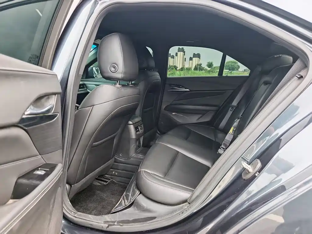 Cadillac CT4 28 T Style