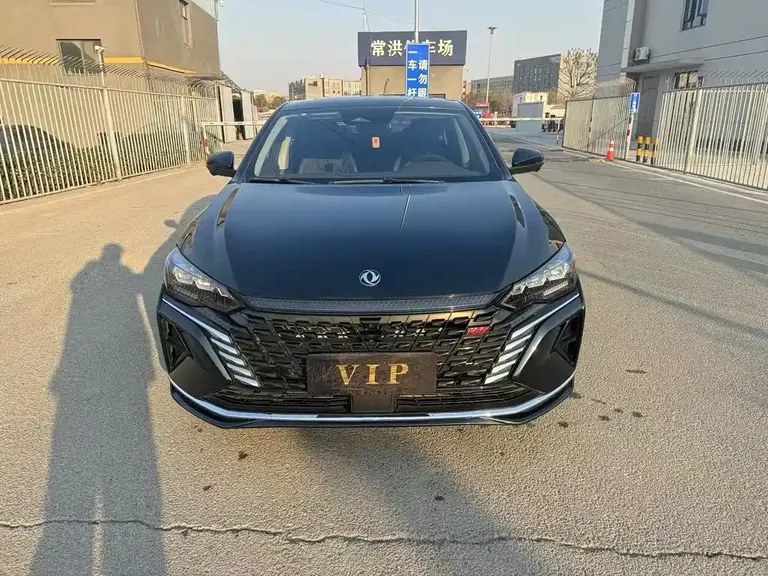 Dongfeng Yixuan MAX 1.5 T Super Cool Trend Dad