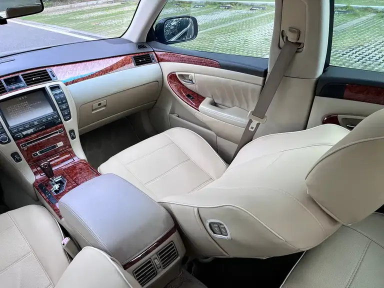 Toyota Crown 3.0 L Royal Saloon