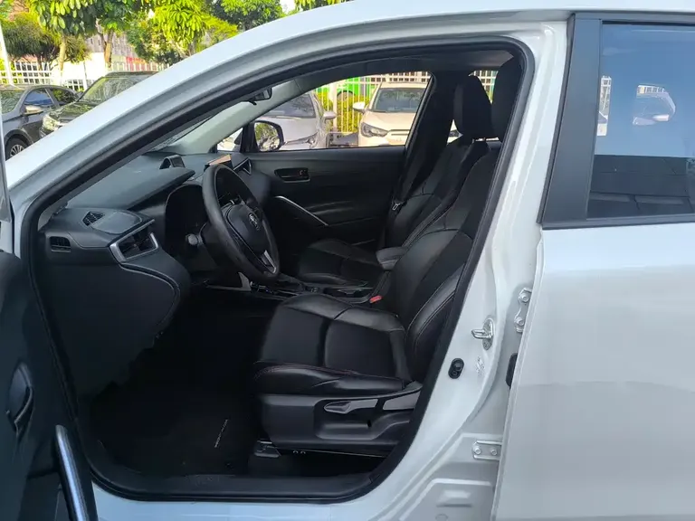 Toyota Frontlander 2.0 L CVT Leading