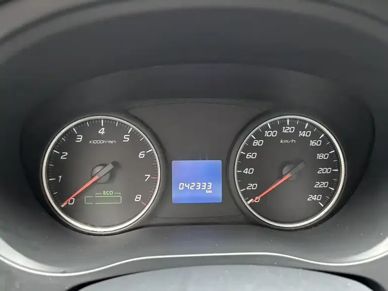 Mitsubishi Outlander 2.0 L 2 WD Smooth Travel 5-seat