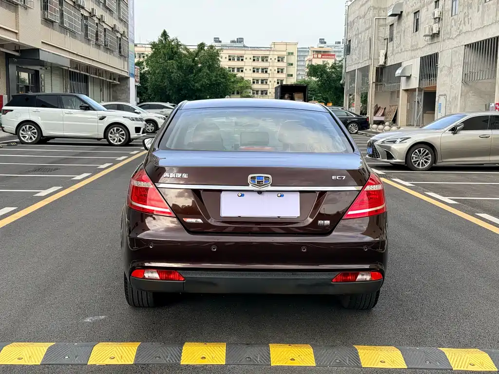 Emgrand Sedan 1.3 T CVT Upward