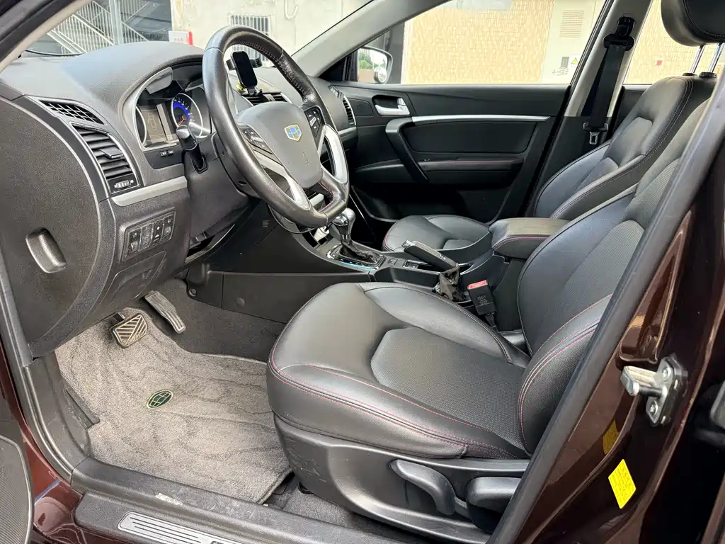 Emgrand Sedan 1.3 T CVT Upward