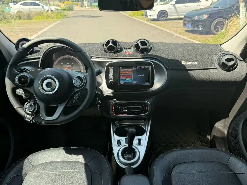 smart forfour 0.9 T 66 kW Pioneer