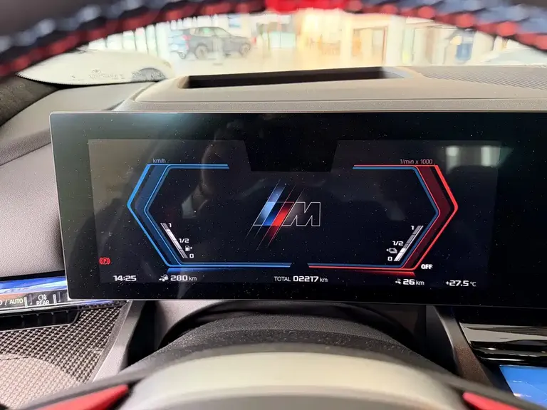 BMW M5 NEV