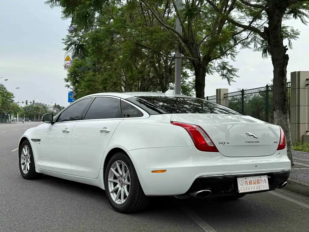 Jaguar XJ XJL 3.0 SC 2 WD Graceful Business