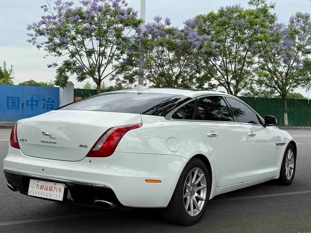 Jaguar XJ XJL 3.0 SC 2 WD Graceful Business