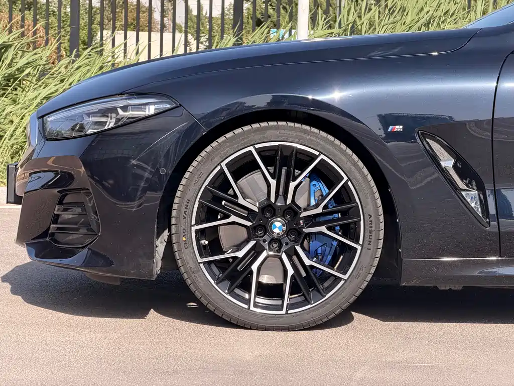 BMW 8 Series 840 i 4-door Coupe M Sport Package