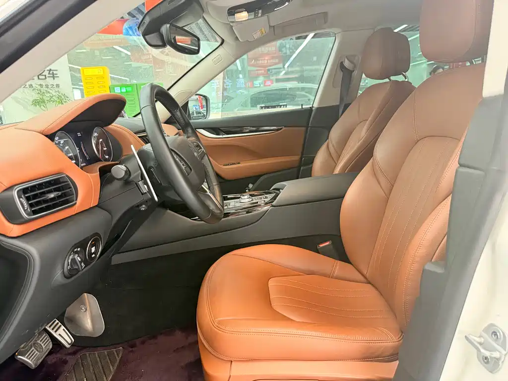 Levante 3.0 T Standard