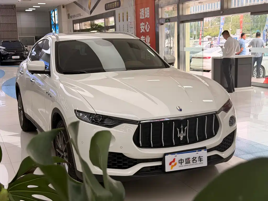 Levante 3.0 T Standard