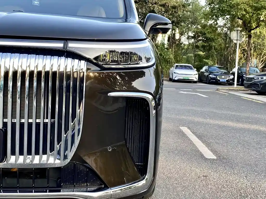 Voyah Dreamer PHEV 4 WD Flagship Kunpeng