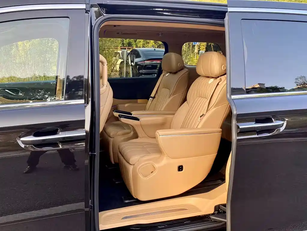 Voyah Dreamer PHEV 4 WD Flagship Kunpeng