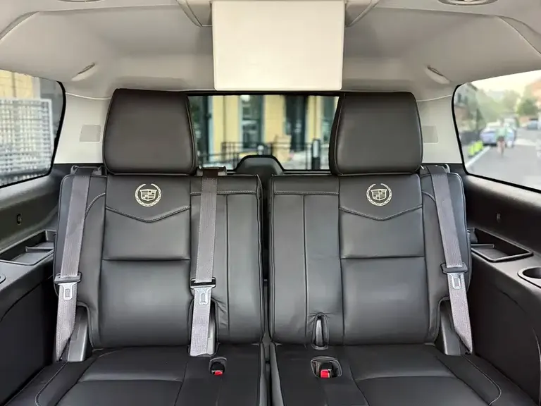 Cadillac Escalade 6.2 L ESV Platinum Extended