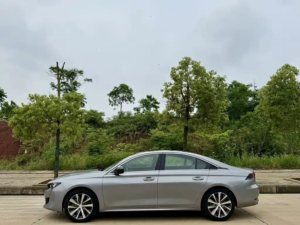 Peugeot 508 标致508 2023款 508 L 400 THP 驭享旗舰版