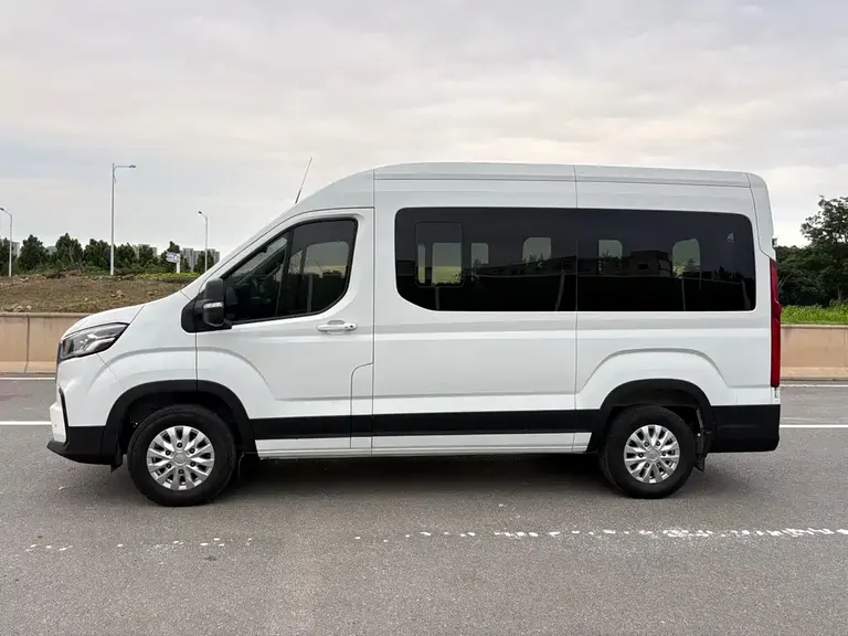 Maxus Xintu V90 新途V90 2021款 2.0 T自动智运王后驱单胎长轴高顶7座