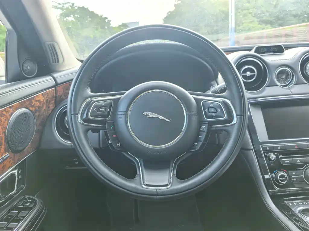 Jaguar XJ XJL 3.0 SC 2 WD Panoramic Business