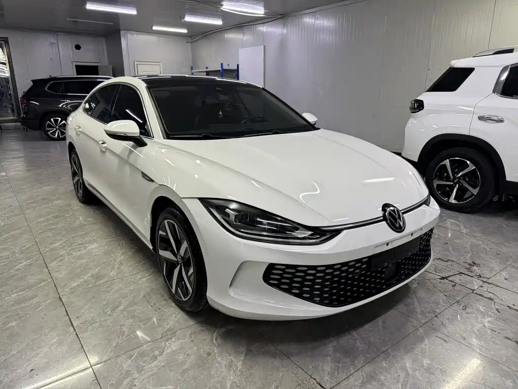 Lamando Lamando L 280 TSI DSG Spicy Cool