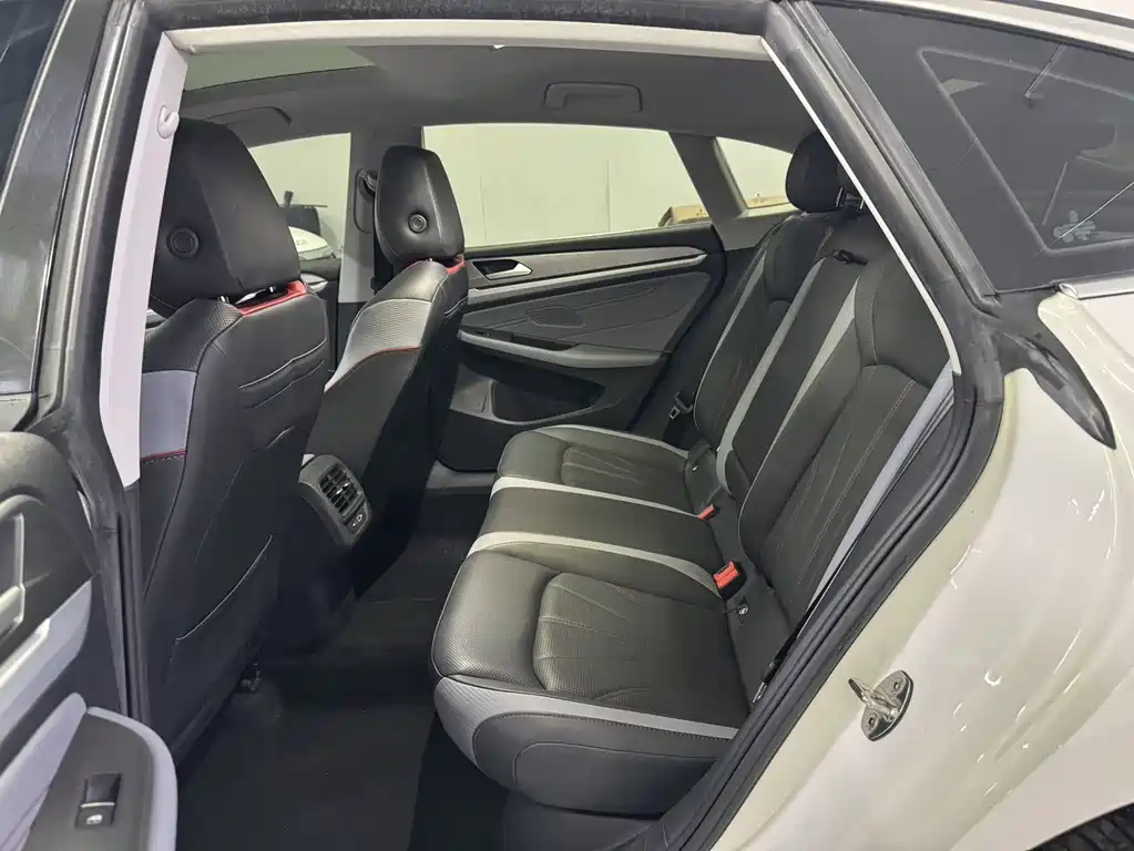 Lamando Lamando L 280 TSI DSG Spicy Cool