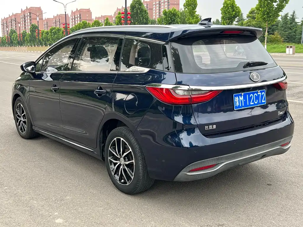 Song MAX 1.5 T Auto Connected Distinguished 7-seat