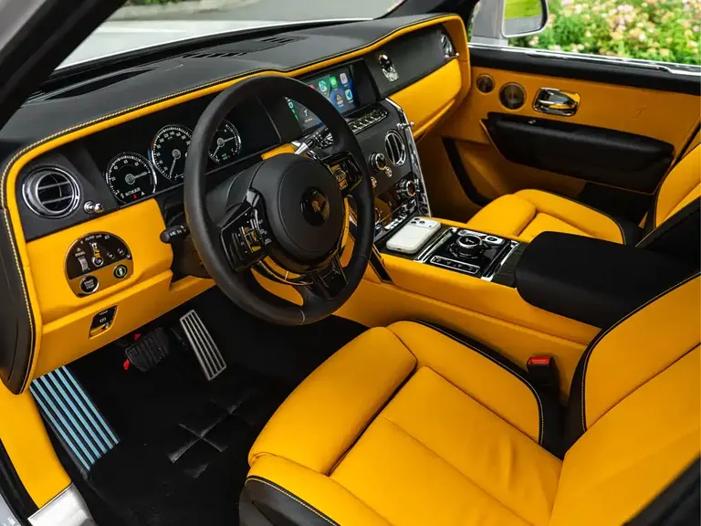 Rolls-Royce Cullinan 4-seat