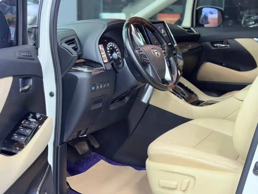 Alphard 3.5 L Distinguished