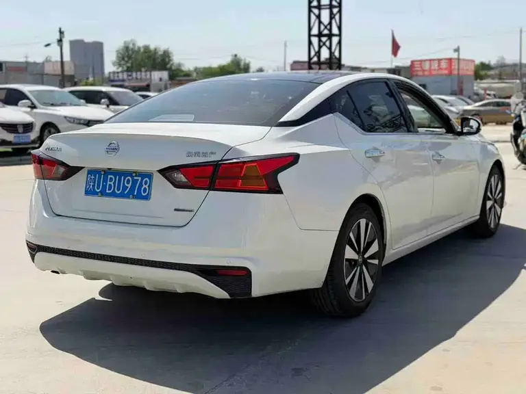 Nissan Teana Facelift 2.0 L XL Upper Smart Travel