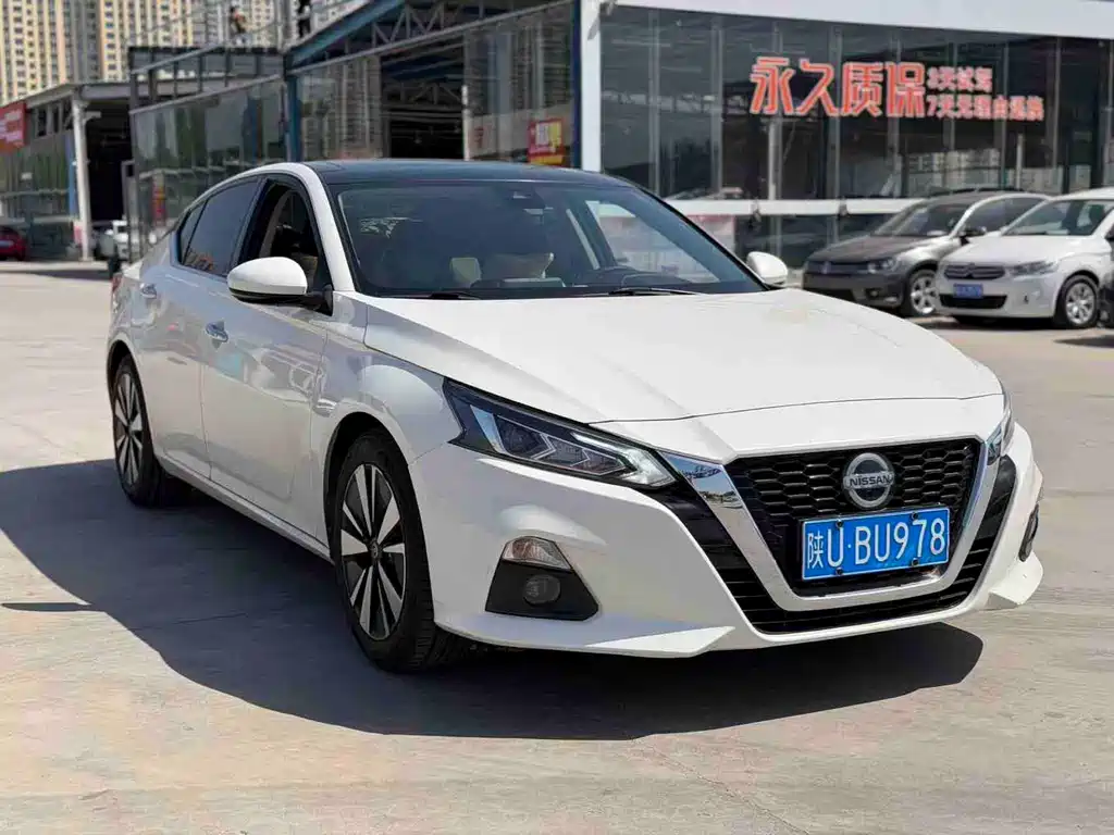 Teana Facelift 2.0 L XL Upper Smart Travel