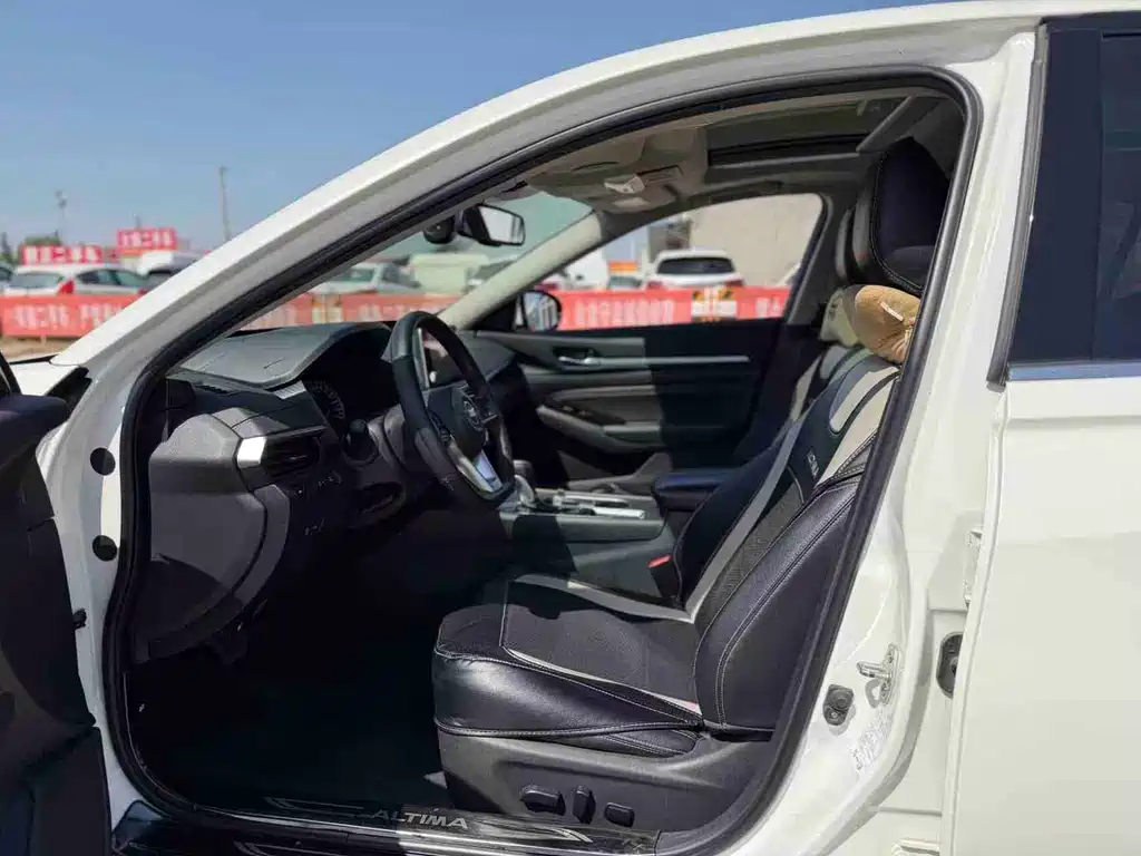 Teana Facelift 2.0 L XL Upper Smart Travel