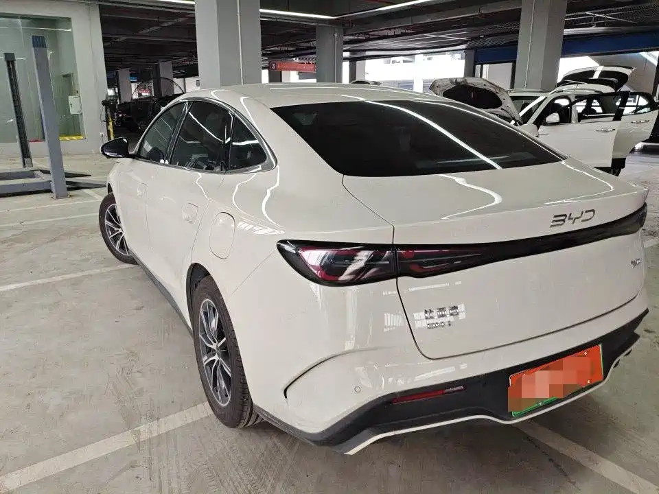 Seal 06 DM-i 80 KM Distinguished