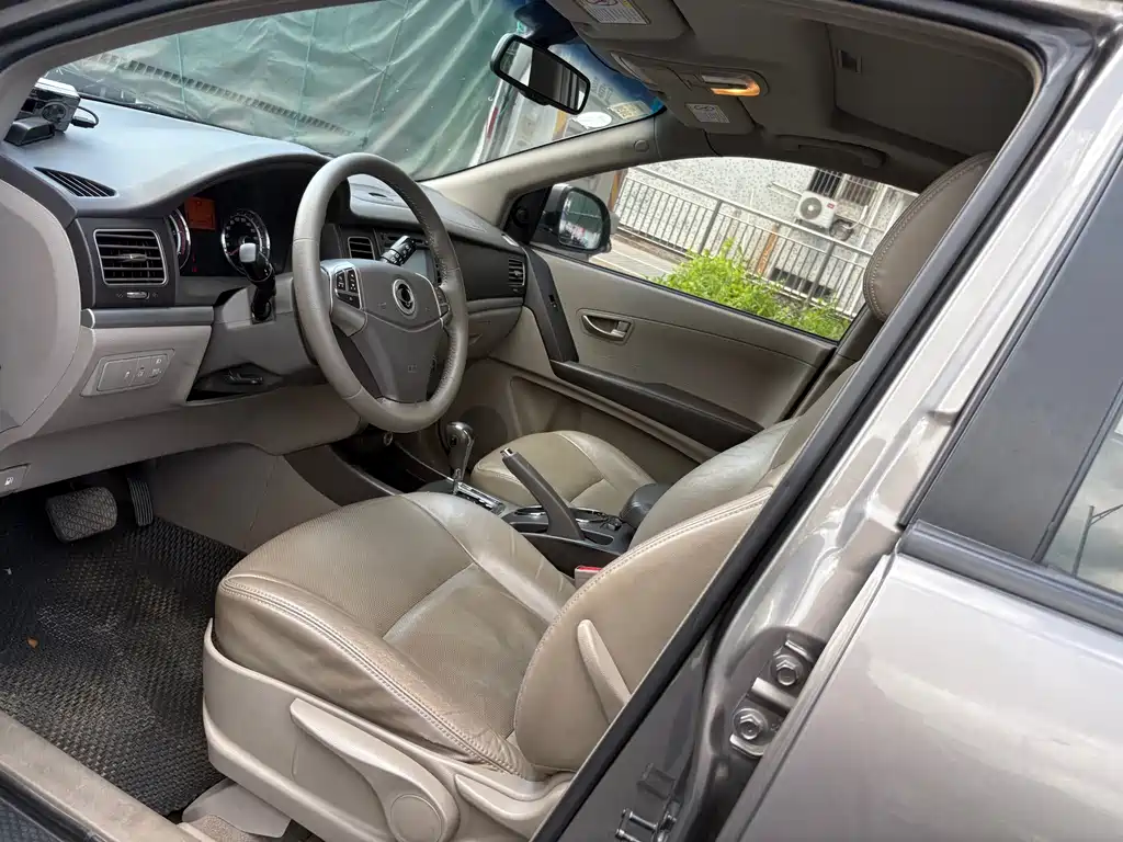 Korando 2.0 T Diesel 2 WD Auto Luxury Navigation