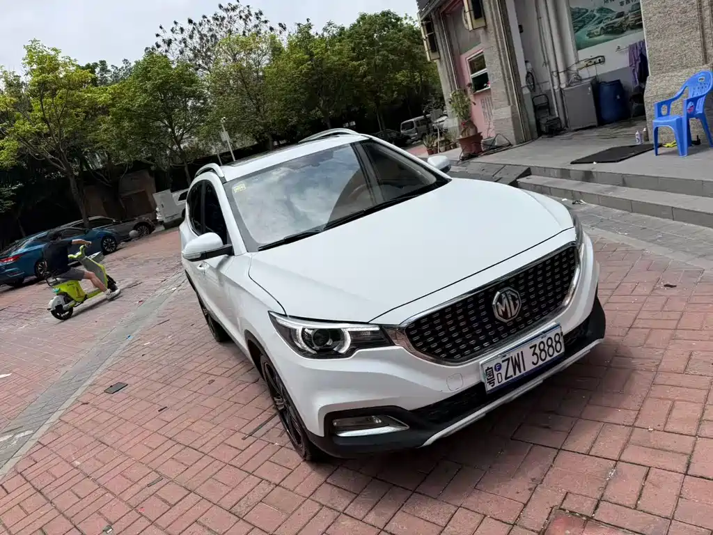 MG ZS 1.5 L Auto Luxury CN-V