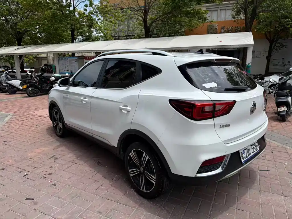 MG ZS 1.5 L Auto Luxury CN-V