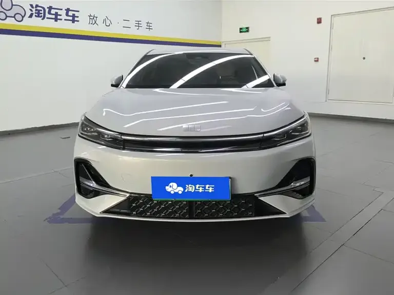 Geely Galaxy A7 银河A7 EM 2025款 EM-i 70 km 豪享版