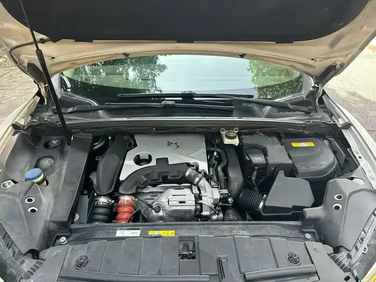 DS 6 1.6 T Luxury THP160