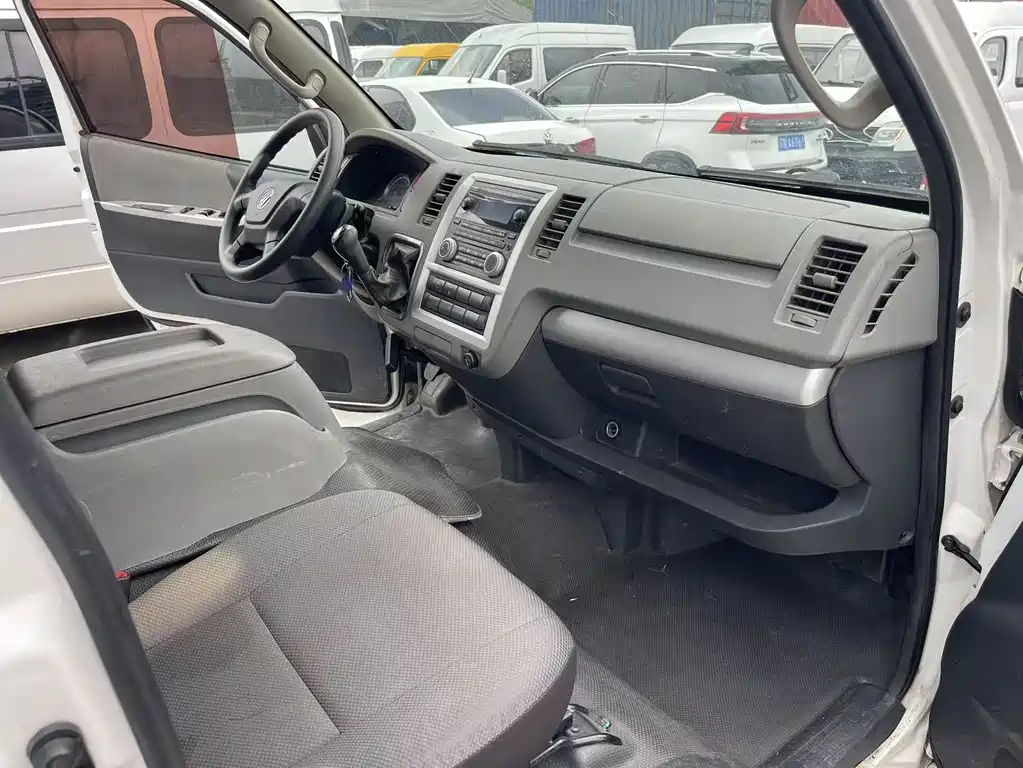 Fengjing G7 2.0 L LWB Business Travel LWB High Roof 8-seat4 Q20 M