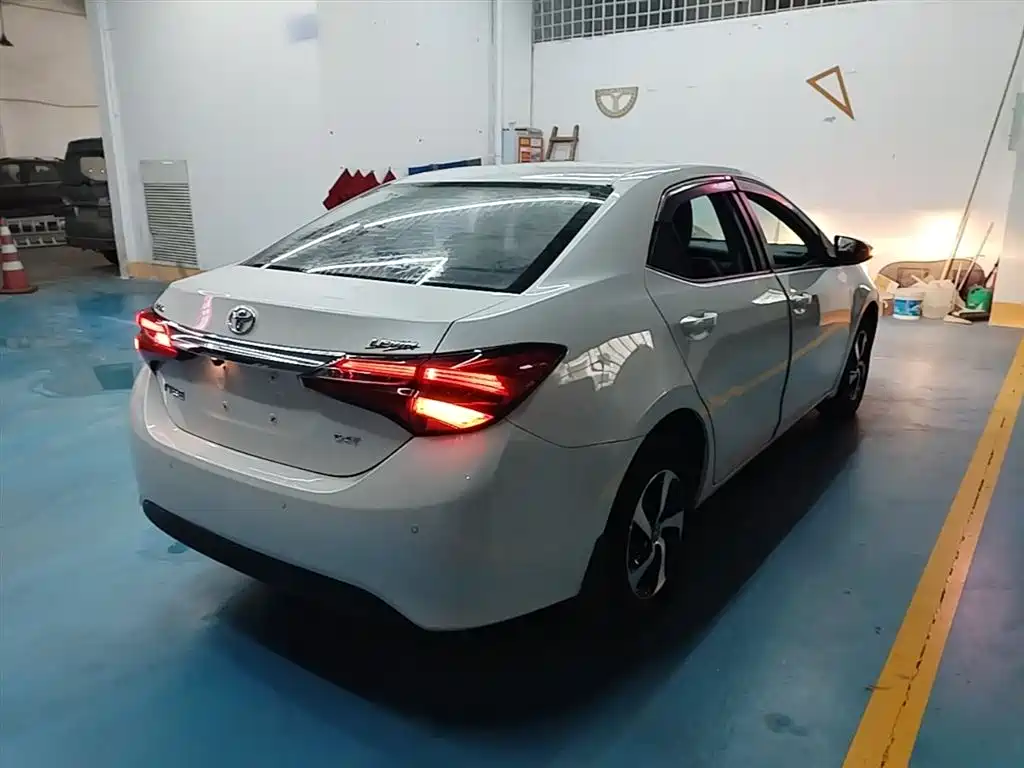 Levin Facelift 185 T CVT Elite CN-V