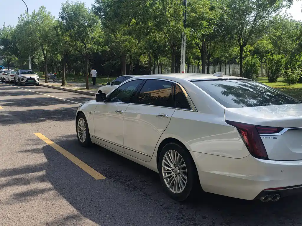 Cadillac CT6 28 T Fashion