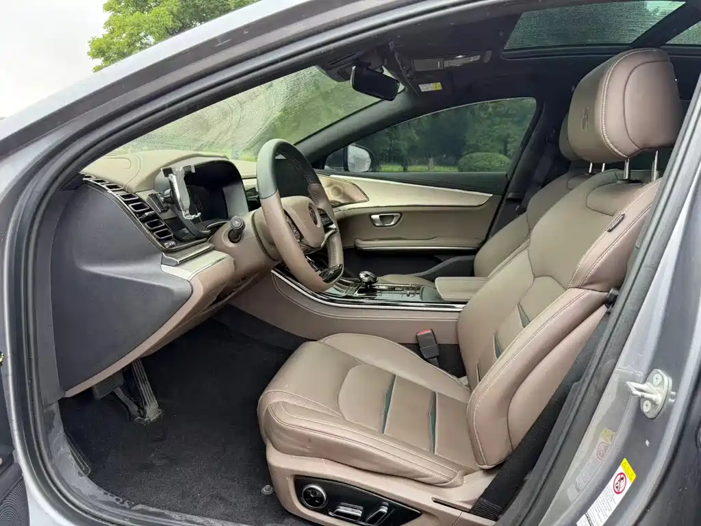Han DM 4 WD Performance Luxury