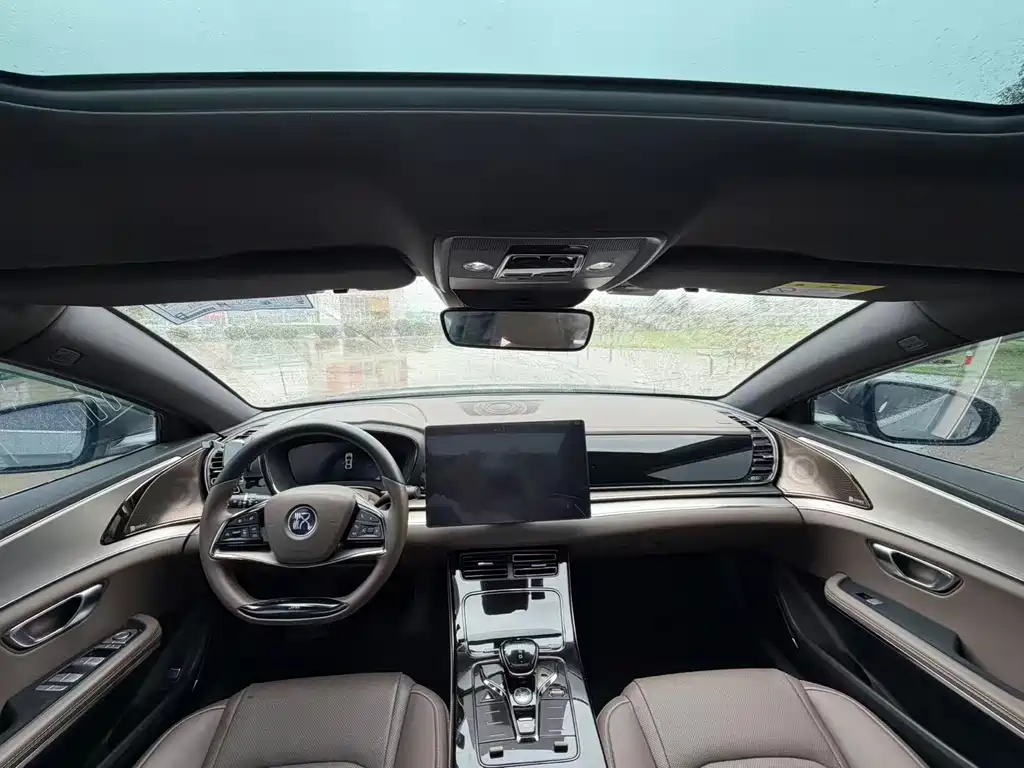 Han DM 4 WD Performance Luxury