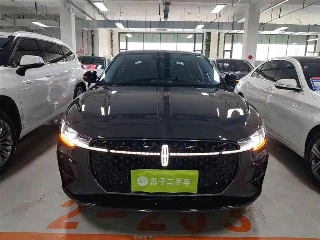 Lincoln Z Facelift i Cool Graceful
