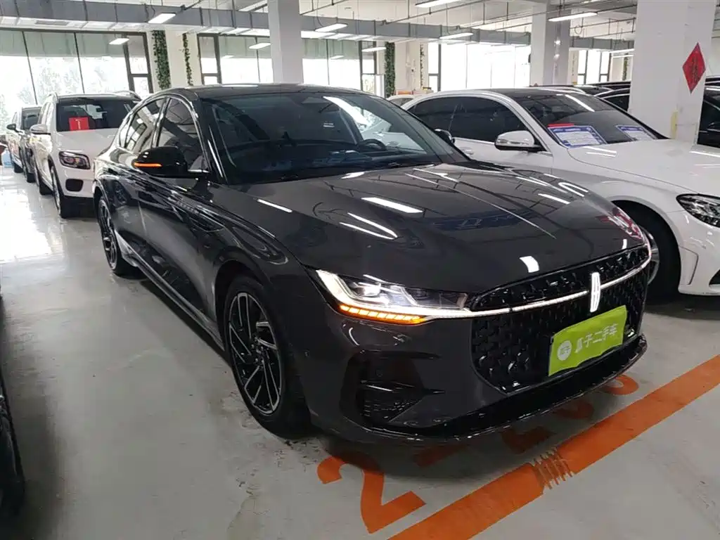 Lincoln Z Facelift i Cool Graceful