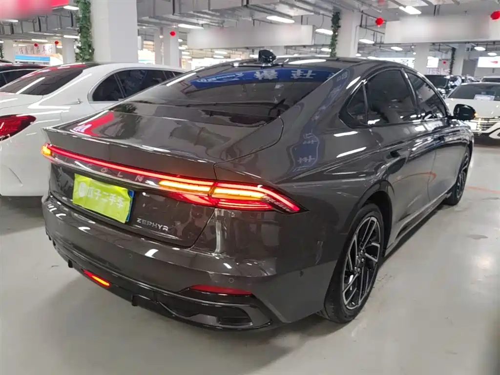Lincoln Z Facelift i Cool Graceful