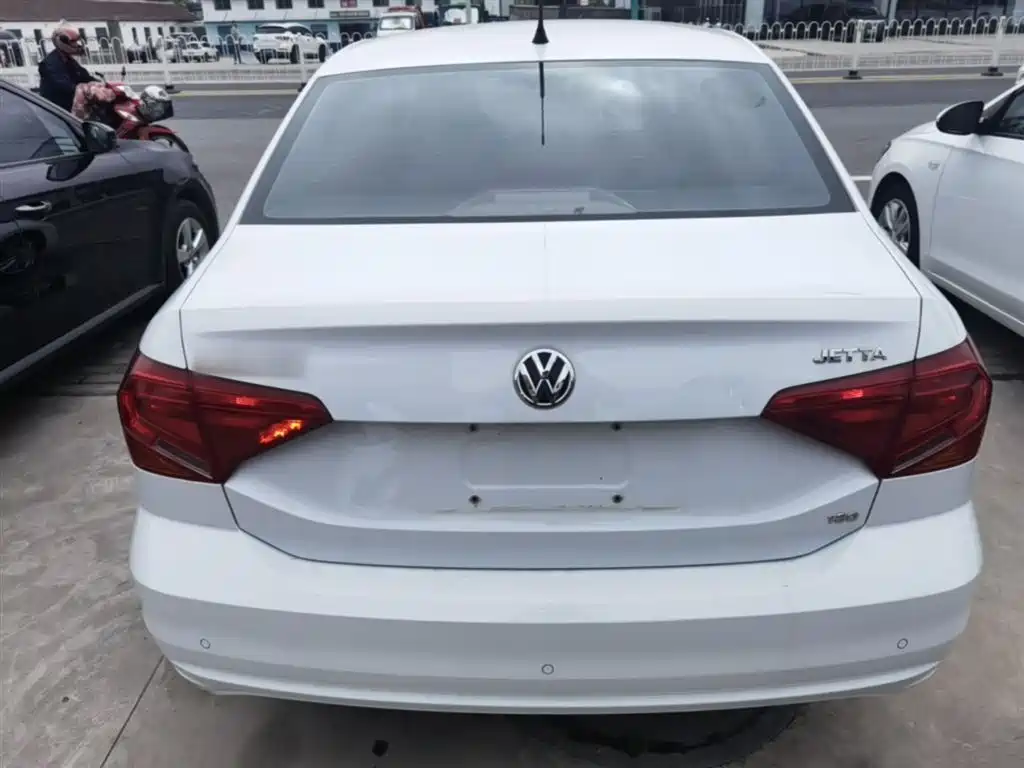 Jetta 捷达 2019款 梦想版 1.5 L 手动时尚型